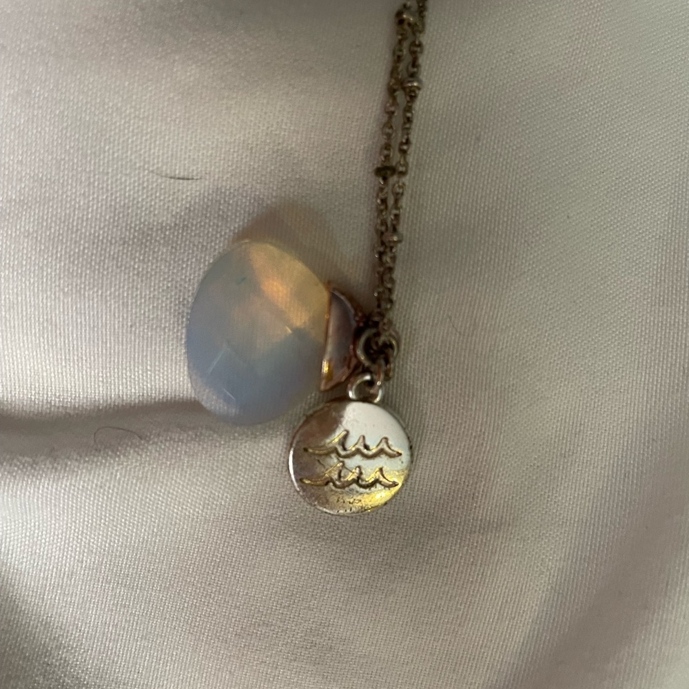 Beach waves silvertone necklace